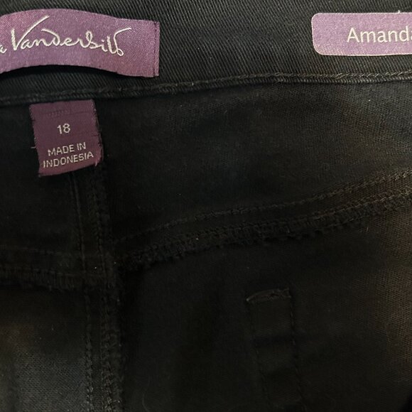 Gloria Vanderbilt Amanda Black Jeans Size 18 - Picture 3 of 5